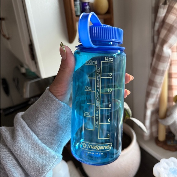 Gracie Abram’s VIP Mini Water Bottle - Picture 3 of 3